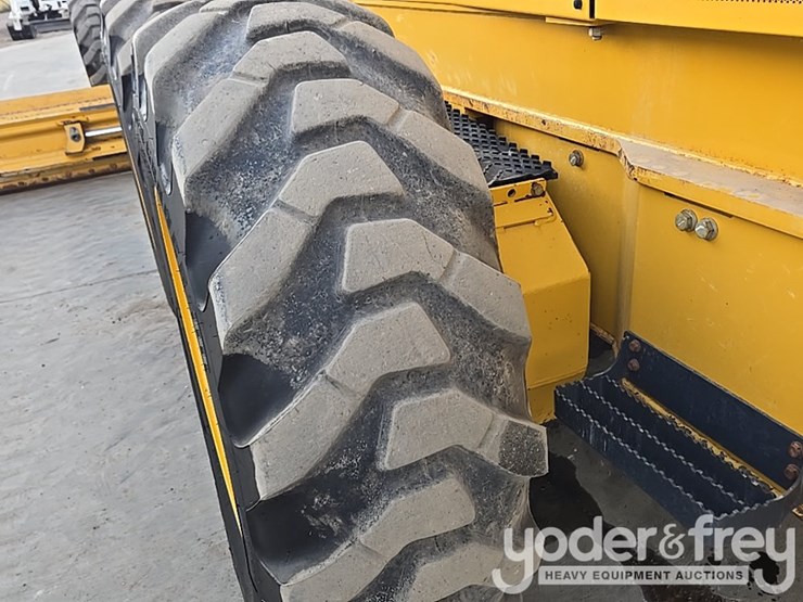 2017-deere-872g-image-79