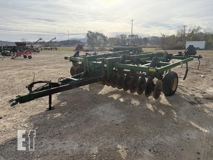 john-deere-714-image-3