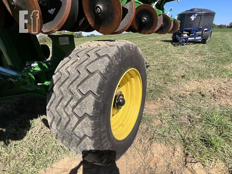 2021-john-deere-1745-image-11