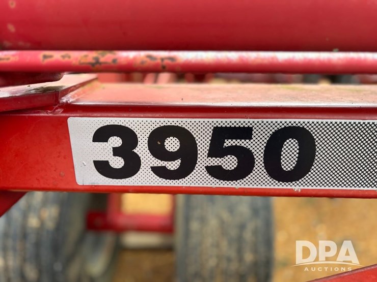 case-ih-3950-image-32