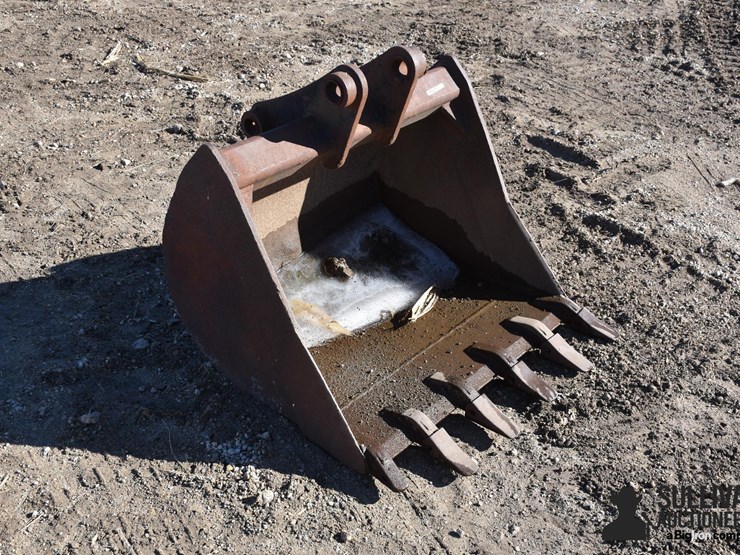 backhoe-bucket-image-2