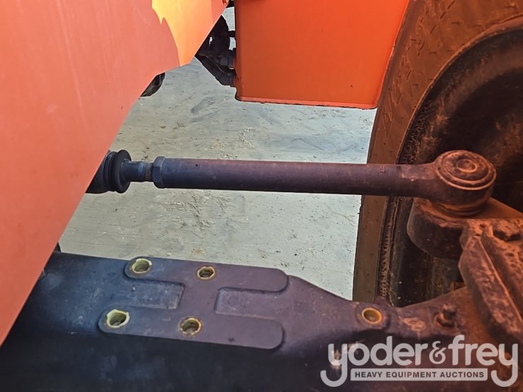 2016-sky-trak-8042-image-54