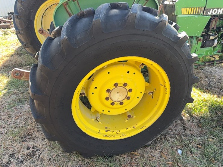 john-deere-2155-image-10