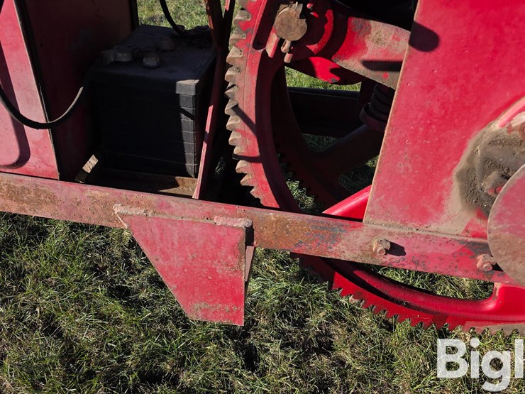 new-holland-77-image-18