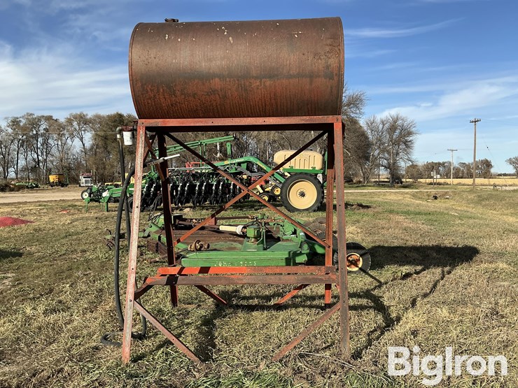 250-gal-fuel-tank-w/-stand-image-8