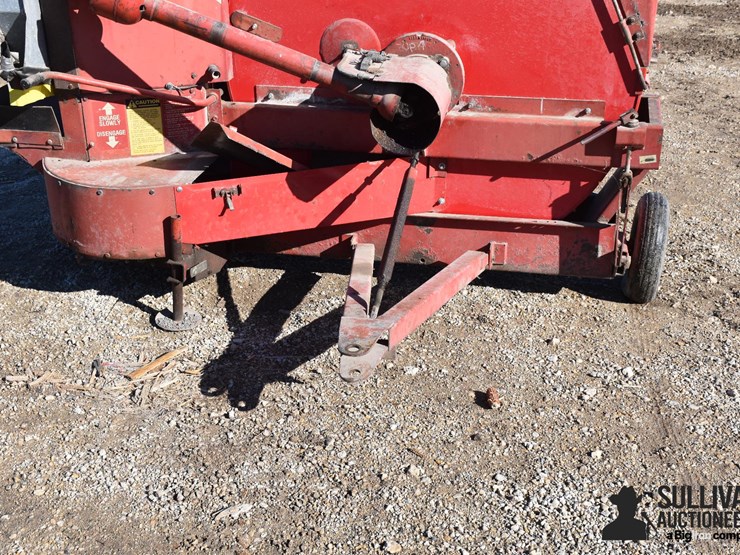 gehl-fb1580-pull-type-forage-blower-image-11