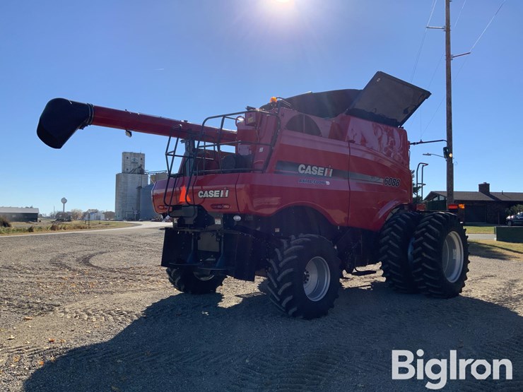 2011-case-ih-6088-image-5