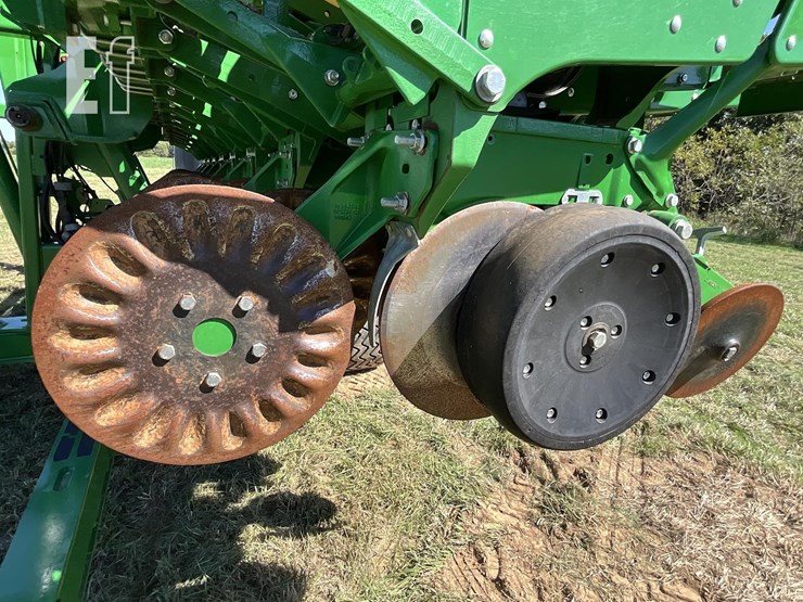 2021-john-deere-1745-image-5