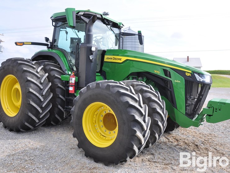 2024-john-deere-8r-370-image-3
