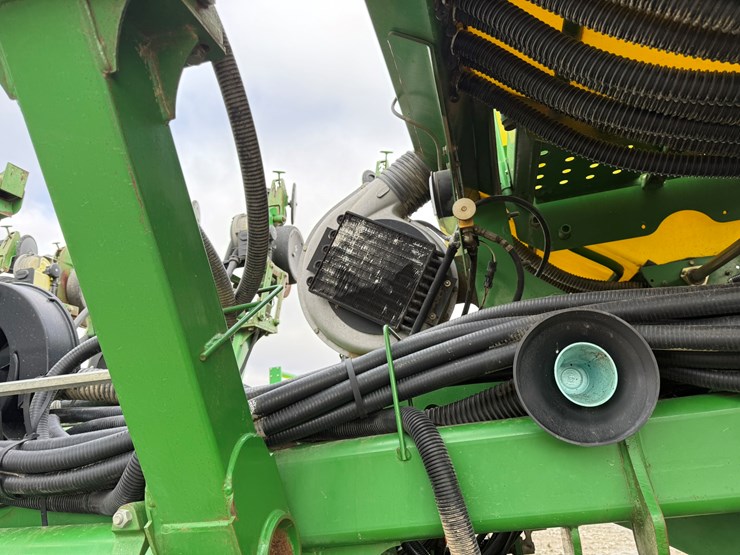 john-deere-1790-image-26