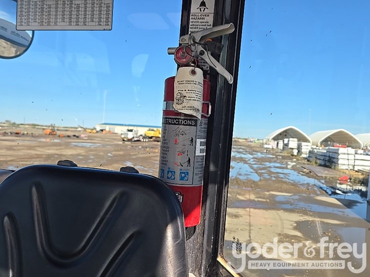 2022-yanmar-vio80-image-109