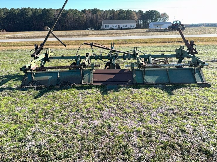 row-bedder---4-row-with-kmc-dirt-door-located-at-107-jernigan-swamp-rd.,-ahoskie,-nc-image-20