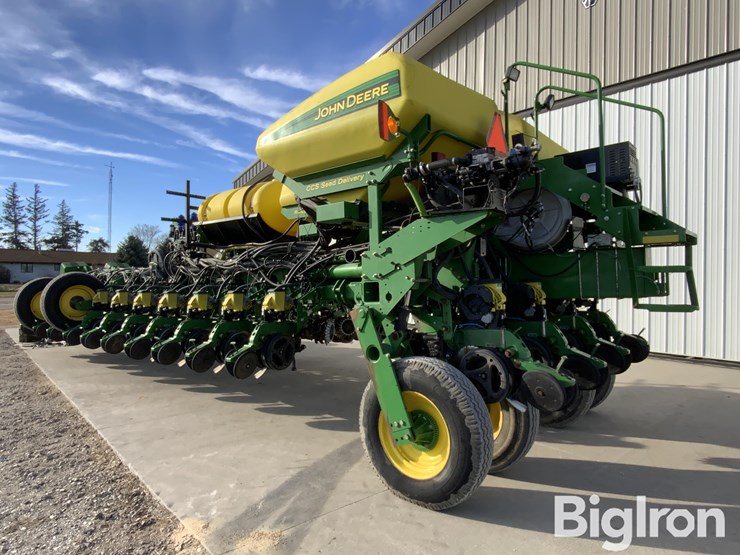 2009-john-deere-1770nt-ccs-image-7