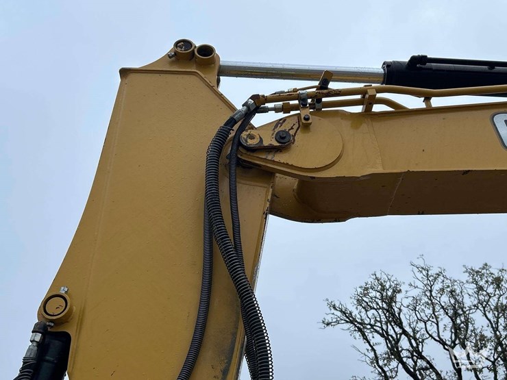 2021-caterpillar-308-image-21