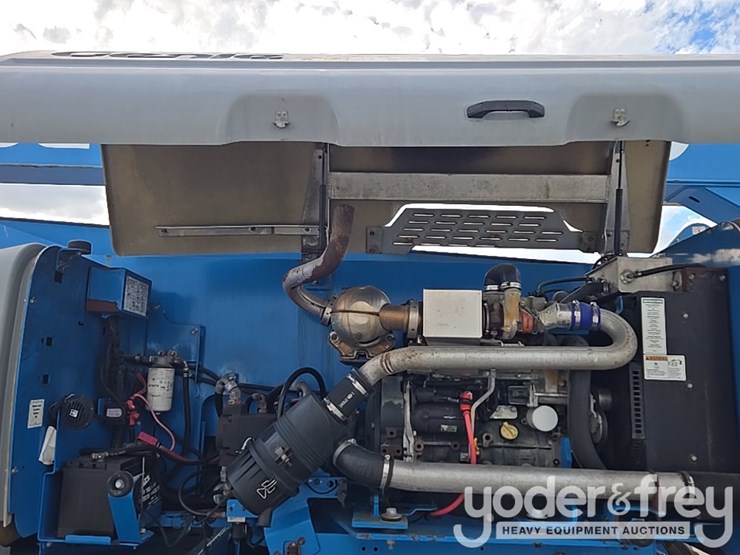 2015-genie-zx-135-image-78