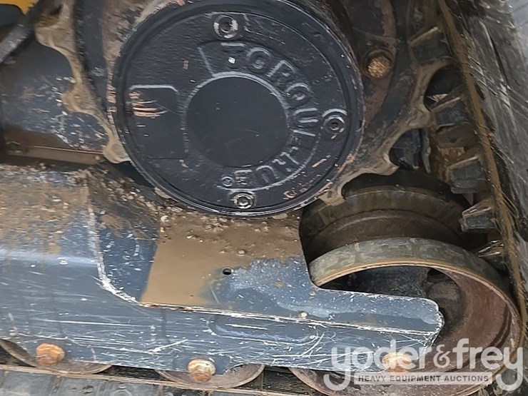 2020-deere-333g-image-17