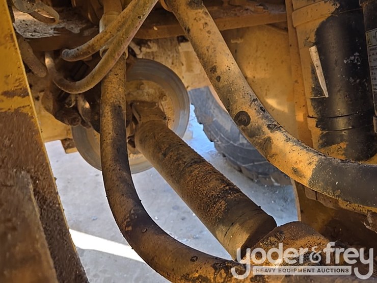 2016-caterpillar-950m-image-54