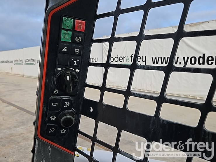 2021-bobcat-s76-image-25