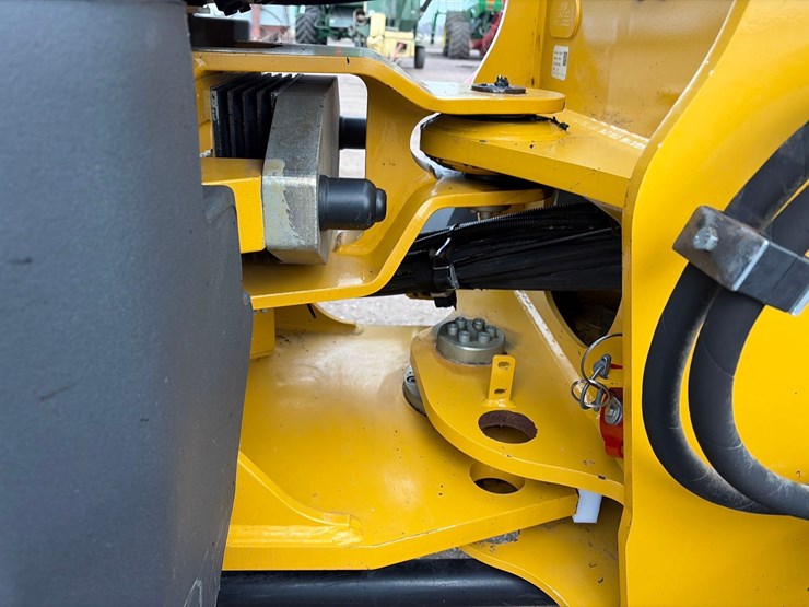 john-deere-324-image-22