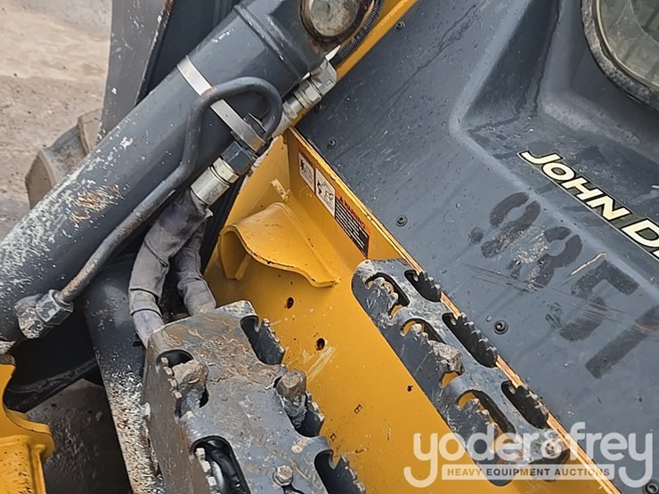 2020-deere-333g-image-30