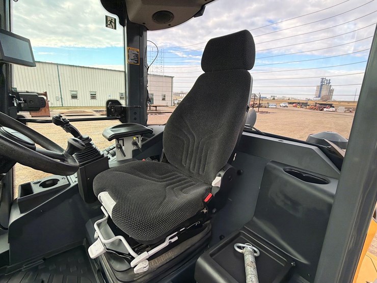 john-deere-324-image-37