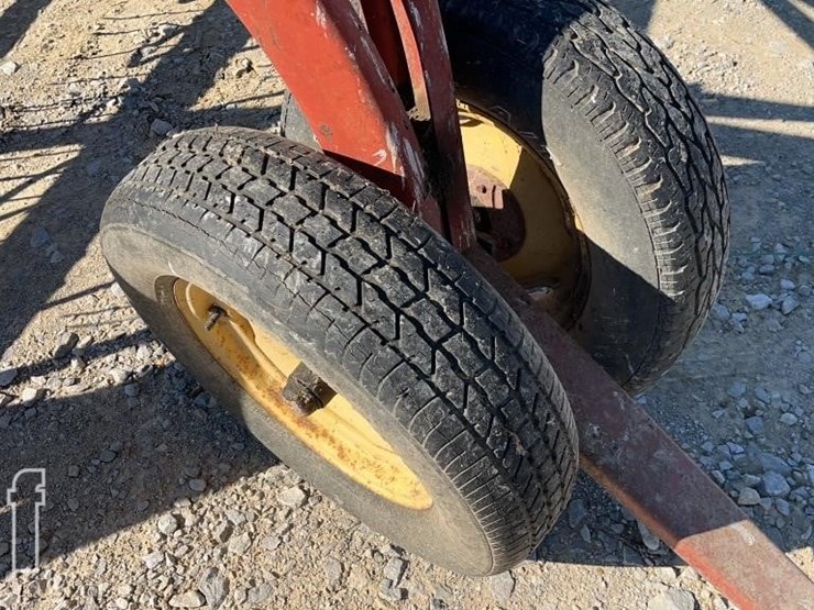 new-holland-256-image-3