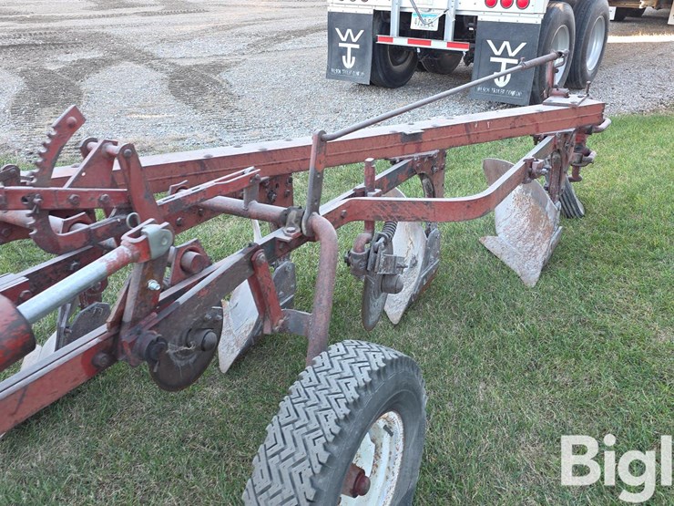 4-bottom-plow-image-10