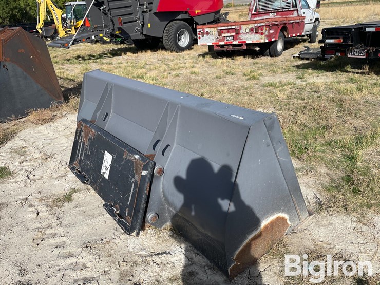 quick-attach-bucket-image-5