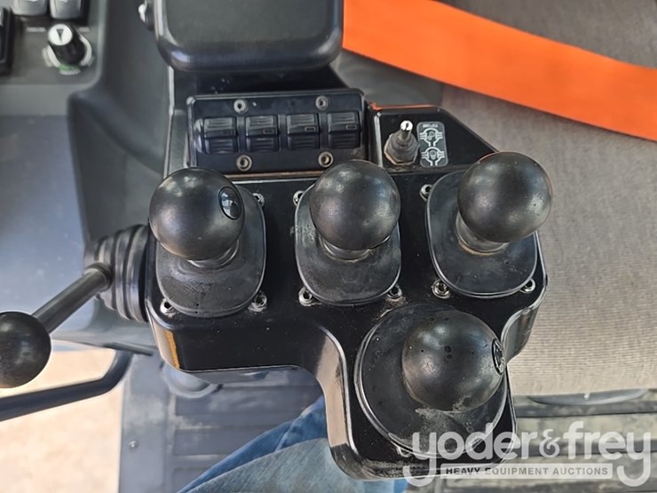 2017-deere-872g-image-145