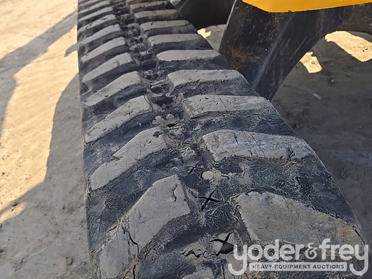 2019-deere-35g-image-19