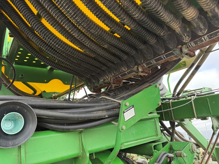 john-deere-1790-image-27