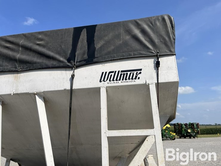 willmar-300-bushel-gravity-wagon-image-12