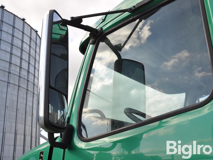 2009-volvo-vnl64t-t/a-truck-tractor-image-14