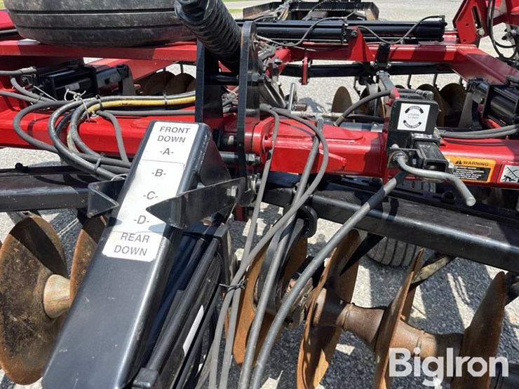 case-ih-330-image-13