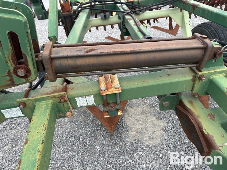 orthman-fallowmaster-930-42'-sweep-plow-image-16