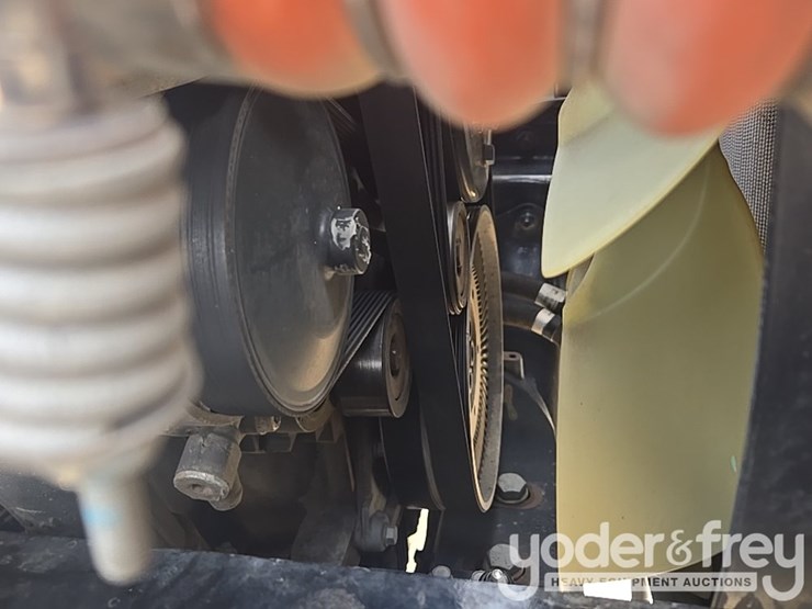 2021-freightliner-m2-106-image-102