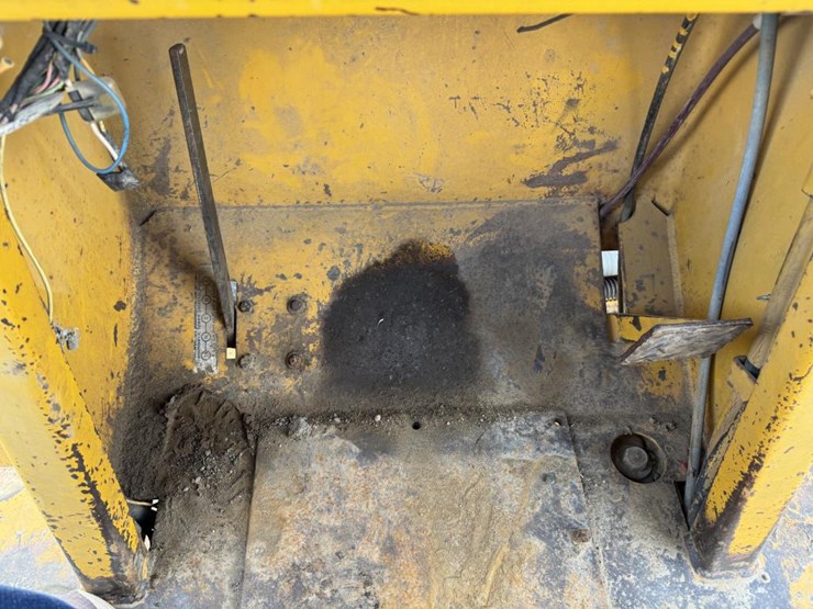 1982-caterpillar-3208-image-39