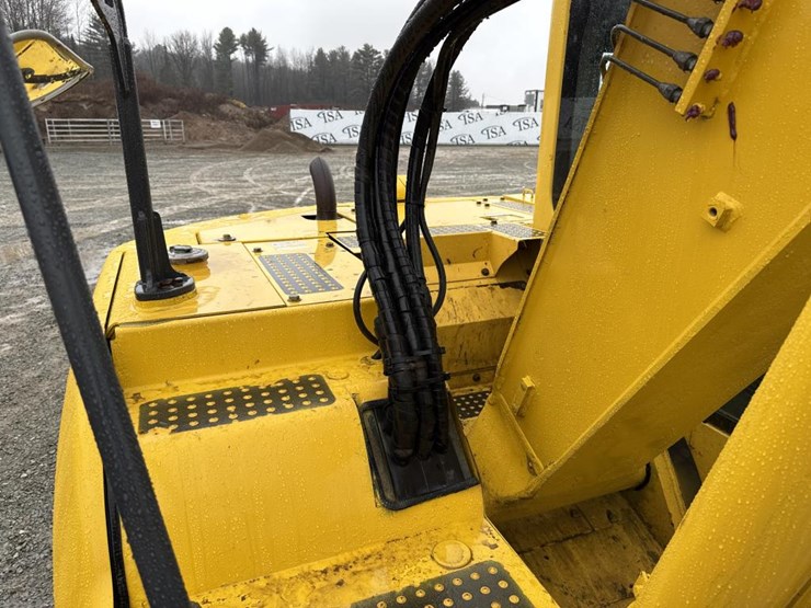 komatsu-pc138us-image-34