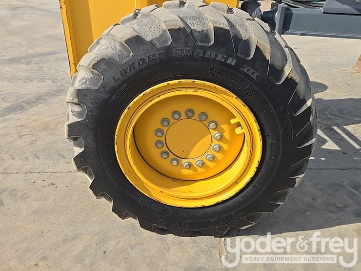 2017-deere-872g-image-65