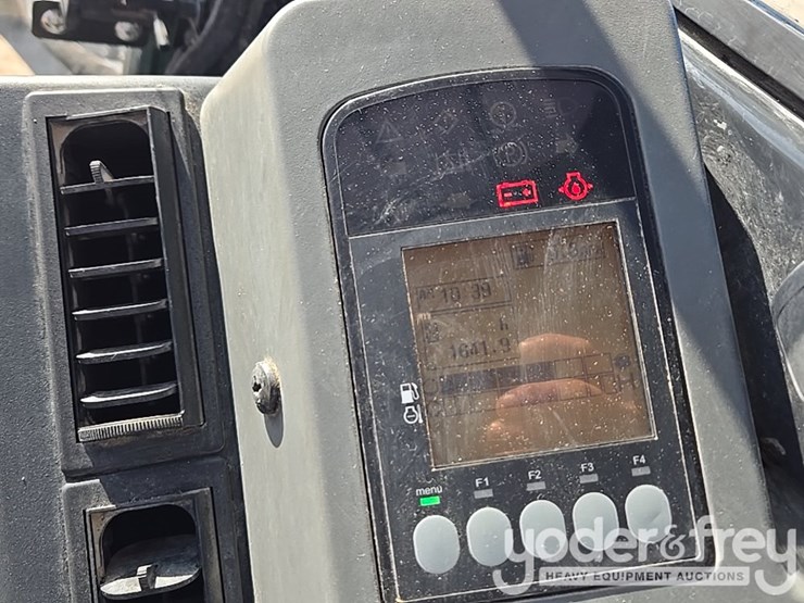 2022-yanmar-vio80-image-118