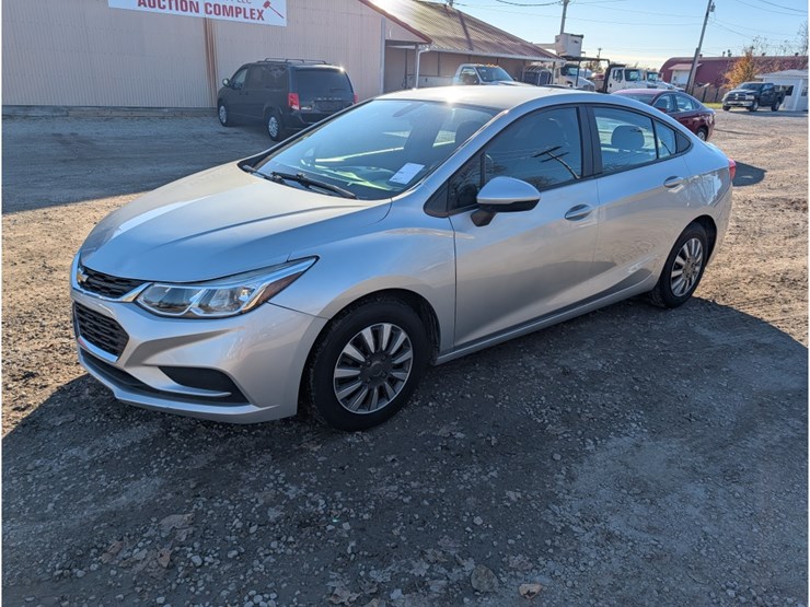 2016-chevrolet-cruze-image-1