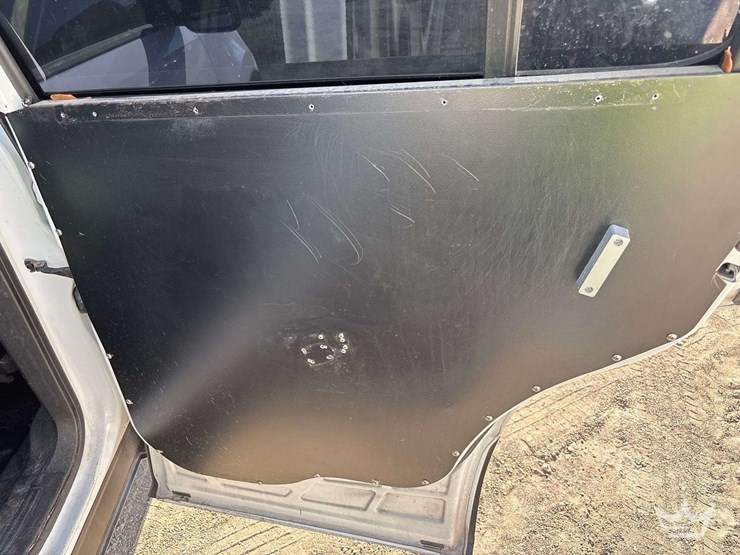 2017-ford-explorer-image-14