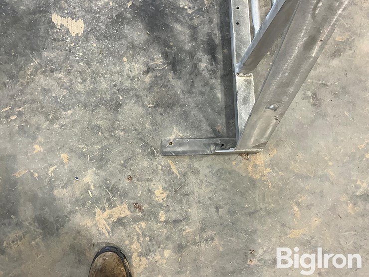 aluminum-headache-rack-off-chevy-truck-image-12