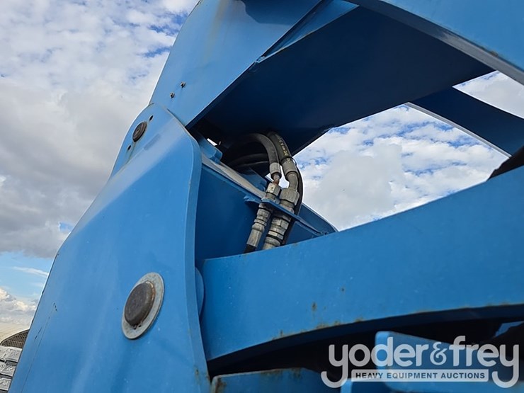 2015-genie-zx-135-image-40