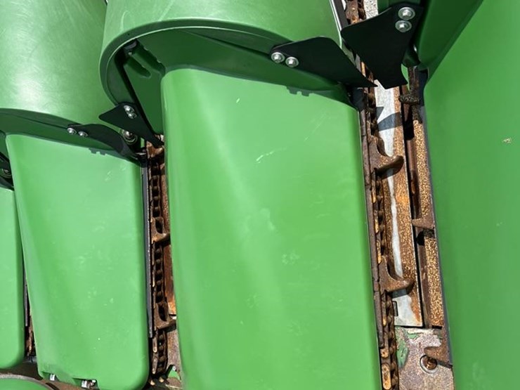 2024-john-deere-c12f-image-12