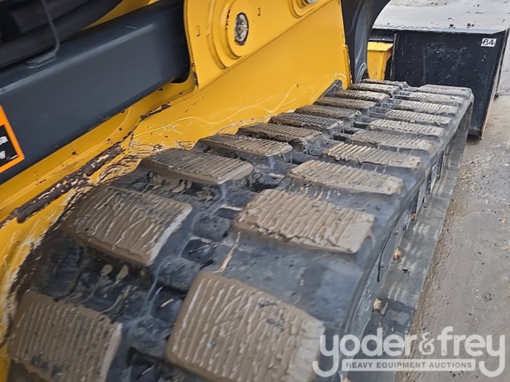 2020-deere-333g-image-22