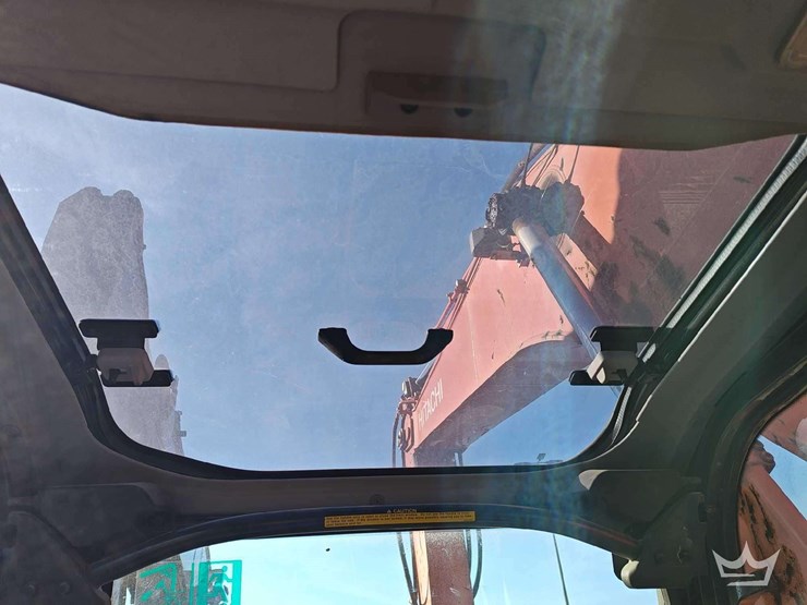 2019-hitachi-zx300-lc-image-32