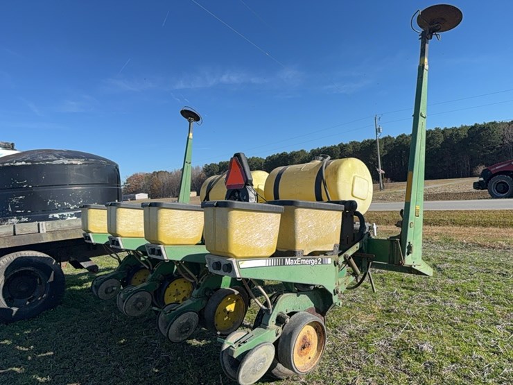john-deere-7200-pull-type-vacuum-air-planter---4-row-located-at-107-jernigan-swamp-rd.,-ahoskie,-nc-image-17