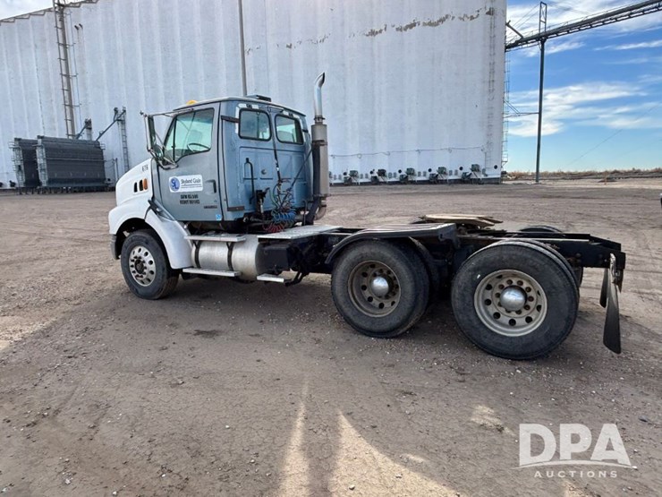 2000-caterpillar-10-image-10