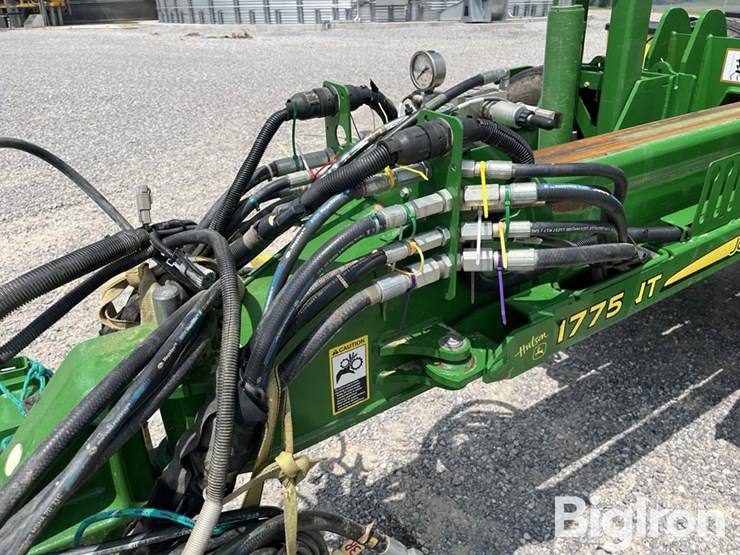 2020-john-deere-1775-image-11
